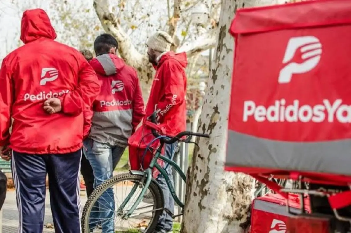 Proponen crear estaciones de descanso y servicios para trabajadores de delivery en CABA