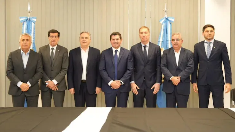 La Casa Rosada intensifica las negociaciones con mandatarios aliados para consolidar su agenda legislativa y electoral